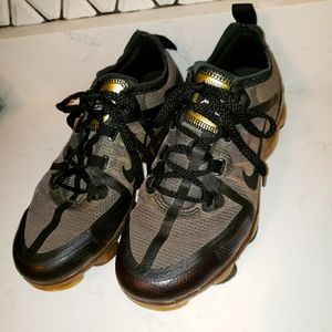 Vapormax 5Y Shoes in great condition